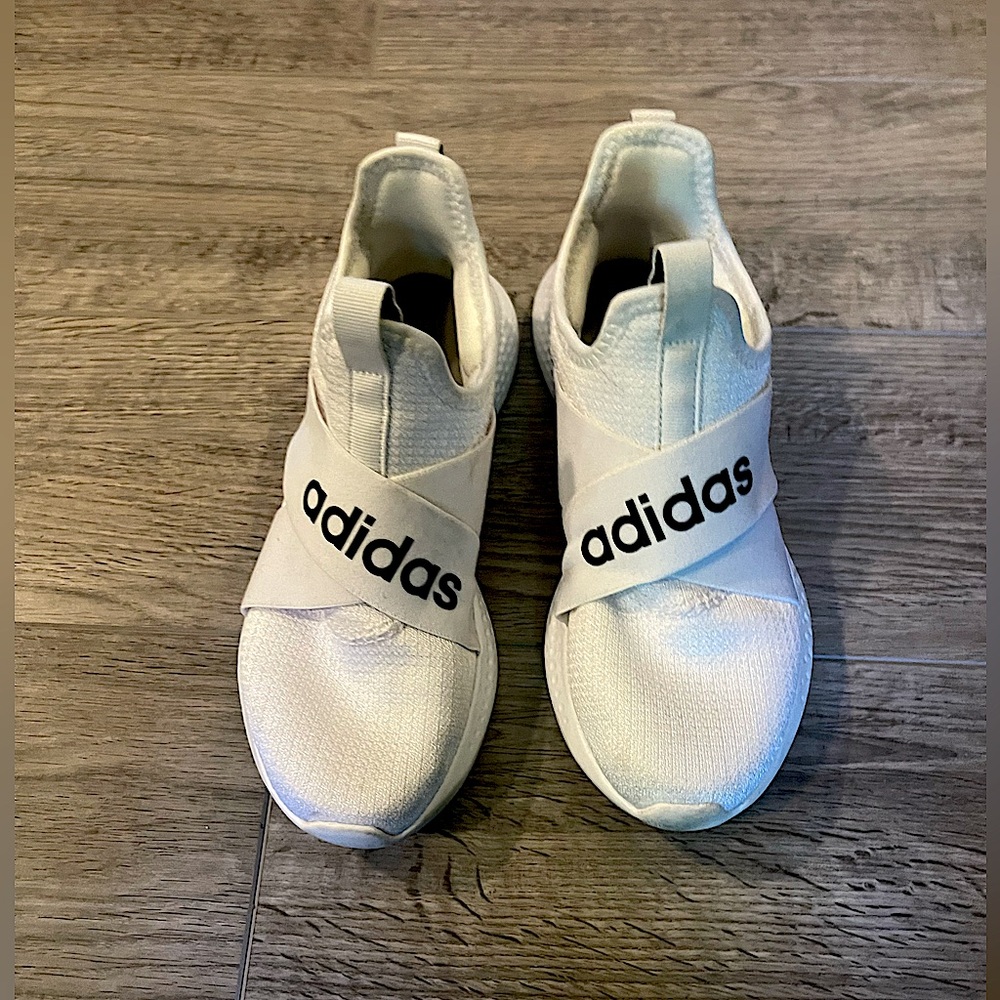 Adidas Puremotion Adapt sneaker, gently used and very clean